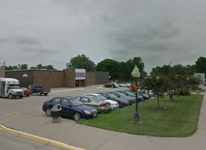 Leon Retail Center: 108 NE 3rd St, Leon, IA 50144